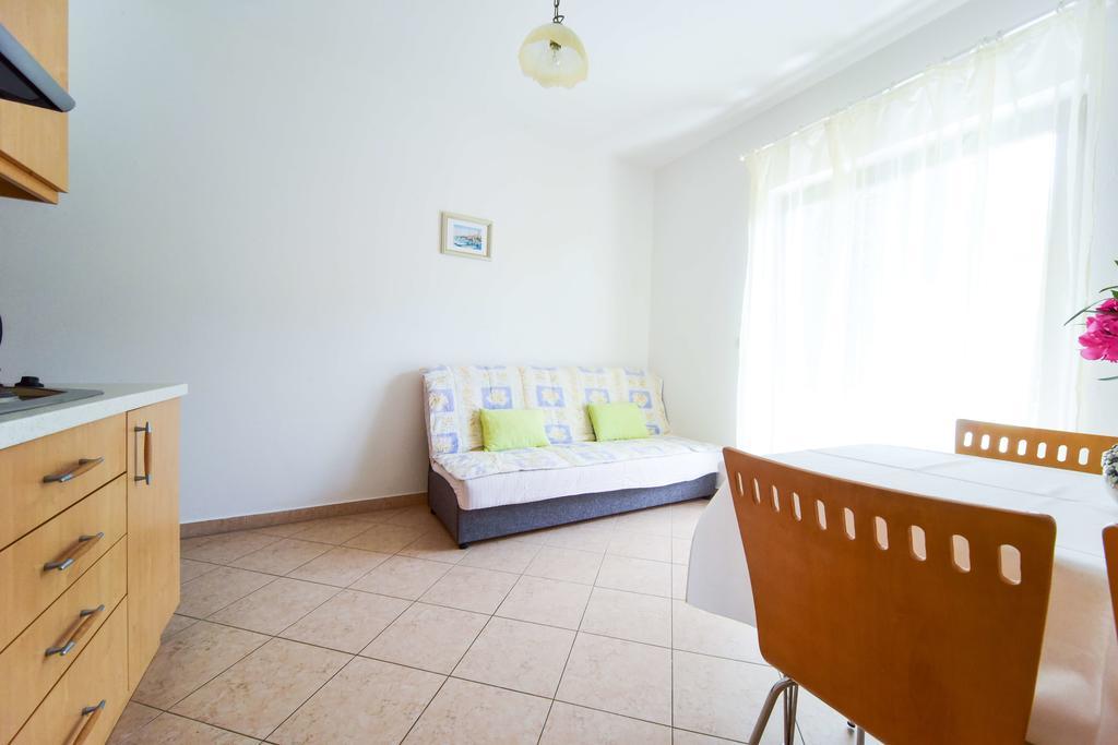 Apartments Mrva Ugljan Exterior photo