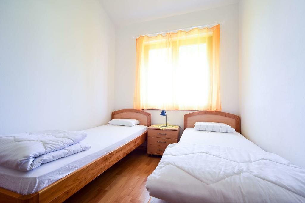 Apartments Mrva Ugljan Exterior photo