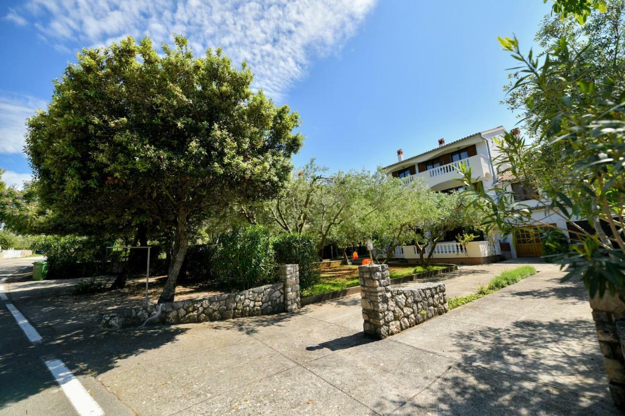 Apartments Mrva Ugljan Exterior photo